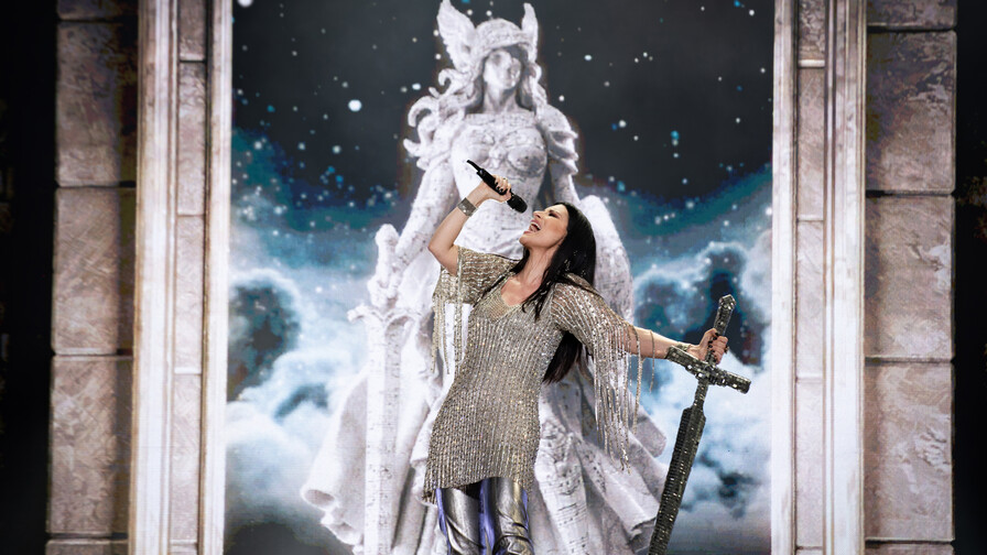 Laura Pausini repasa tres d&eacute;cadas de &eacute;xitos y se roba el coraz&oacute;n del p&uacute;blico dominicano