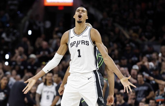 Wembanyama expulsado por falta antideportiva en cuarto juego entre Spurs y Wolves