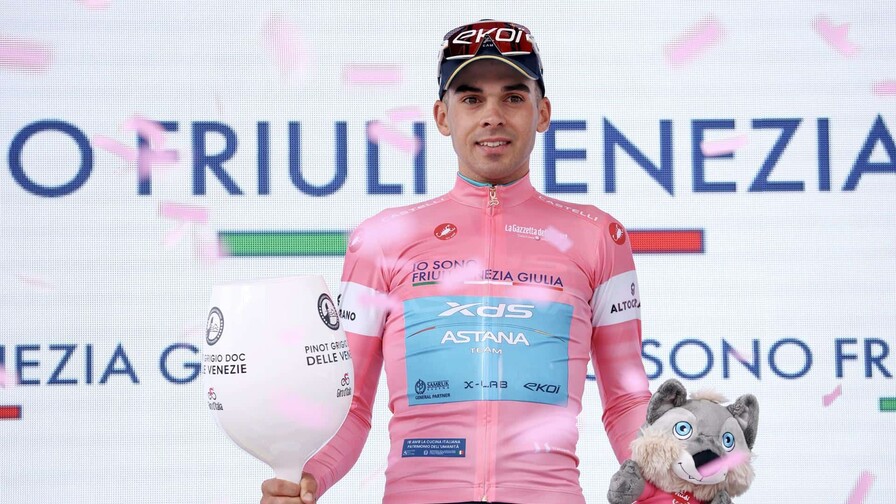 El uruguayo Thomas Silva hace historia y lidera la general del Giro en su regreso a Italia