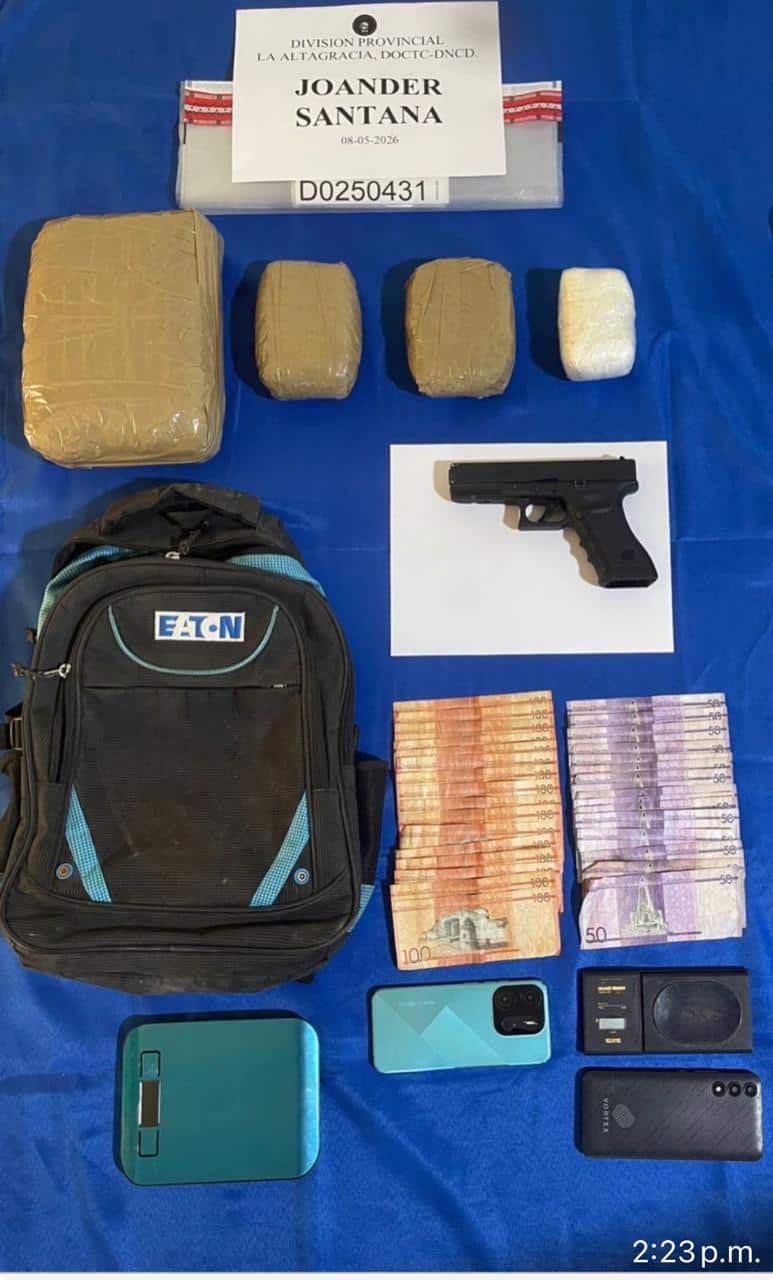 Objetos, dinero y sustancias incautadas.