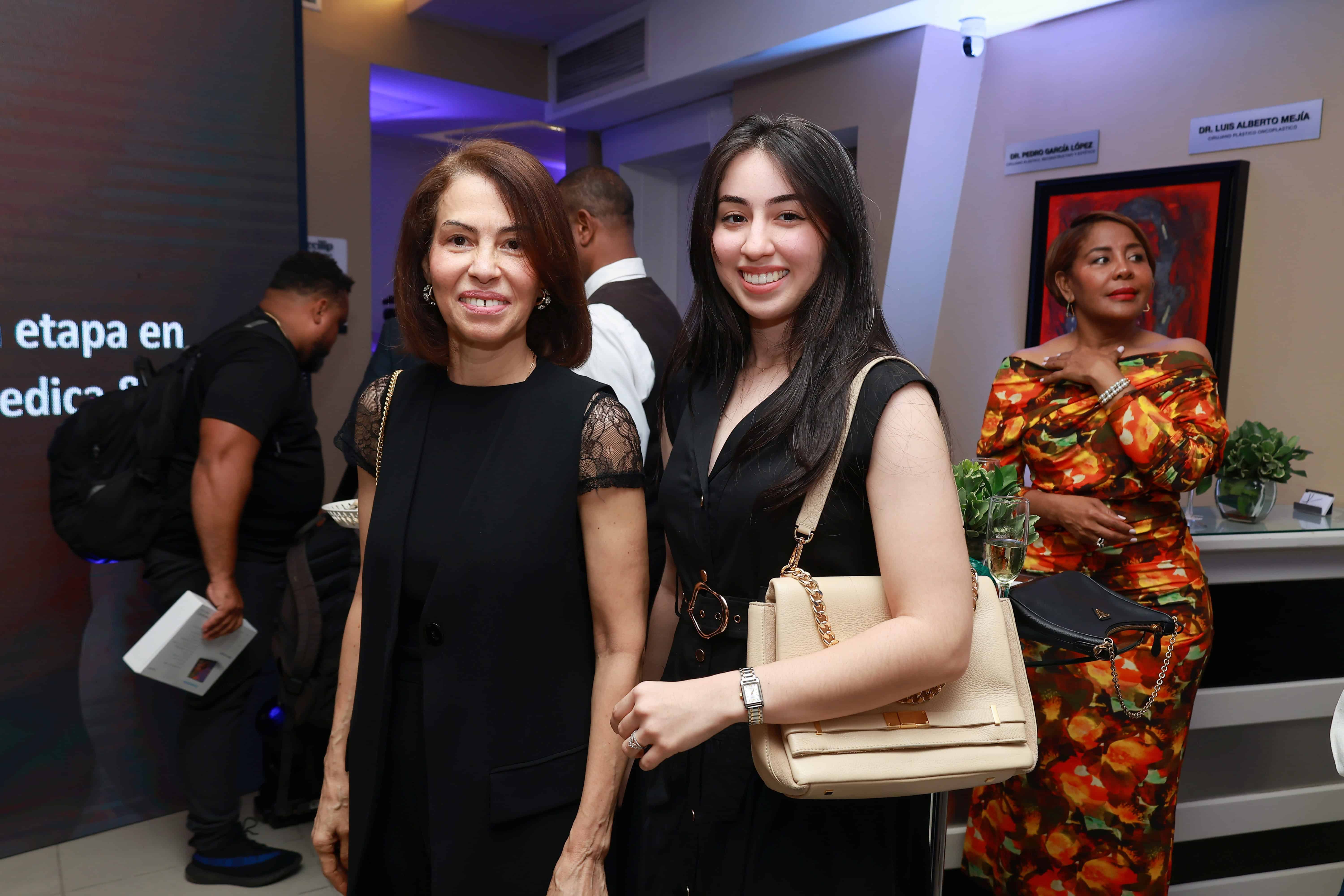 Dra. Álida Gutiérrez y Dra. Ashley Jerez Gutiérrez.