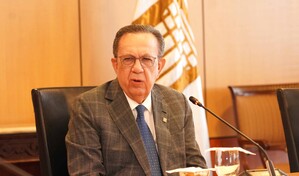 Abinader confirma a H&eacute;ctor Valdez Albizu como gobernador del Banco Central