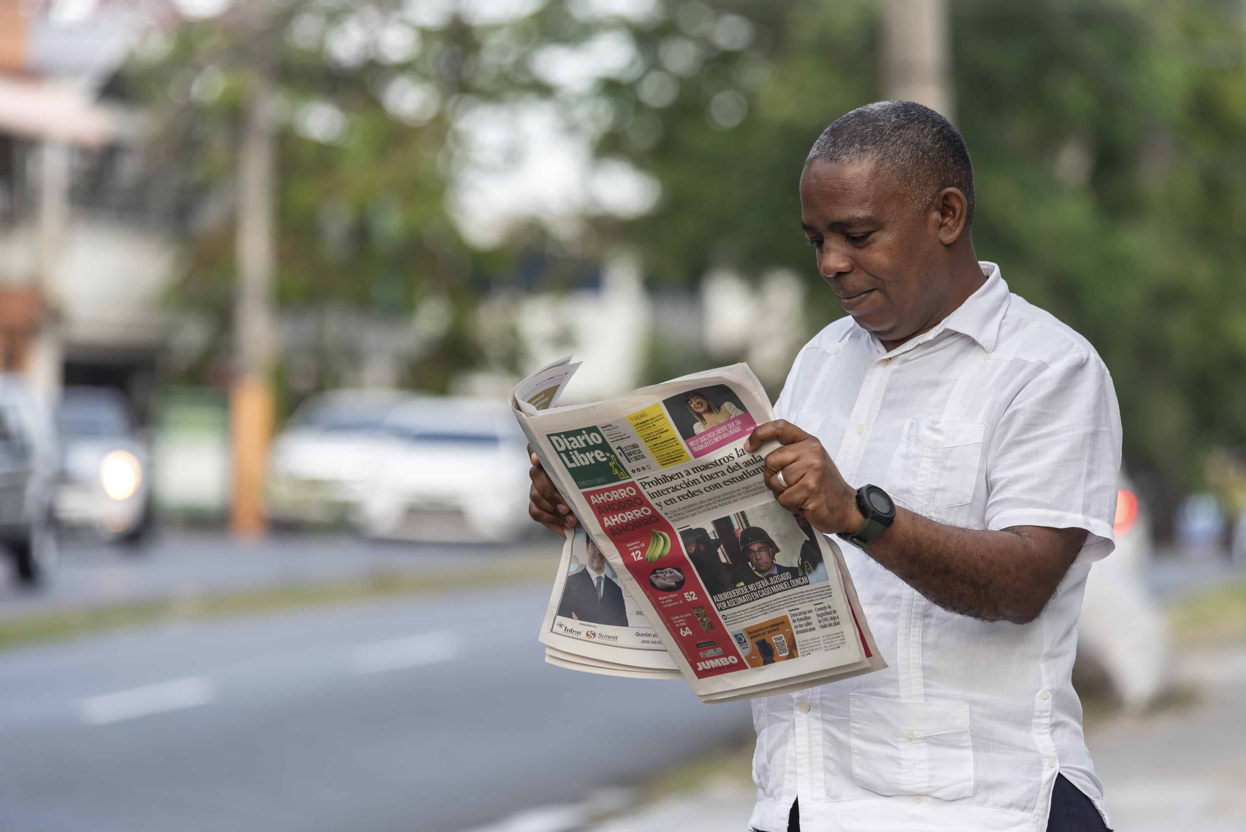 Lector disfruta 25 a&ntilde;os de historias y periodismo en DL.