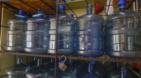 Botellones de agua suben hasta RD$10 y elevan el gasto mensual de las familias