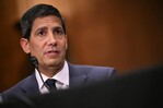 Senado de EE.UU. confirma a nominado de Trump como nuevo miembro de la Fed Senado de EE.UU. confirma a nominado de Trump como nuevo miembro de la Fed