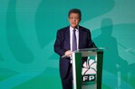 Leonel Fernández dice que la reducción a los partidos pone en riesgo la democracia Leonel Fernández dice que la reducción a los partidos pone en riesgo la democracia