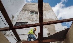 Mivhed repara viviendas de 35 familias vulnerables en Villa Mar&iacute;a