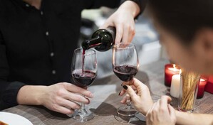 El consumo mundial de vino continu&oacute; cayendo en 2025 y baj&oacute; un 2.7 %