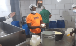Clausuran f&aacute;brica de quesos en Santiago por violar normas de higiene