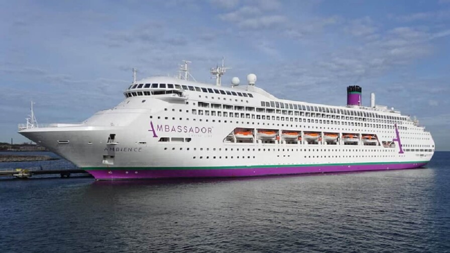 Confinan a 1,700 personas en un crucero en Francia tras muerte de un pasajero