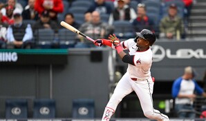 &Aacute;ngel Mart&iacute;nez explota con 2 jonrones y 4 empujadas, Cleveland sigue firme en la central