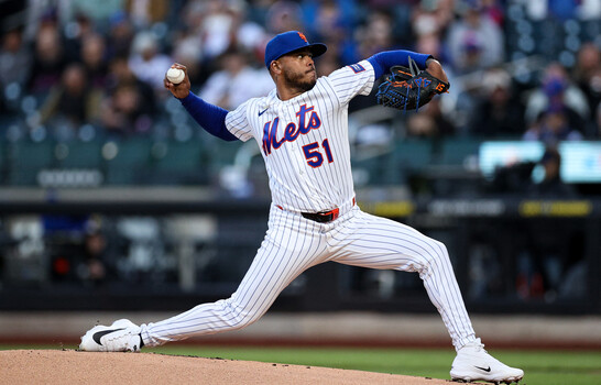 Freddy Peralta poncha siete para su tercer triunfo