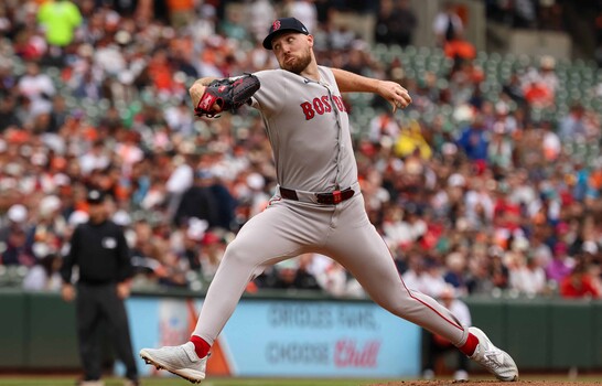 Garrett Crochet da un paso clave en su rehabilitaci&oacute;n con una sesi&oacute;n de mont&iacute;culo en Fenway Park