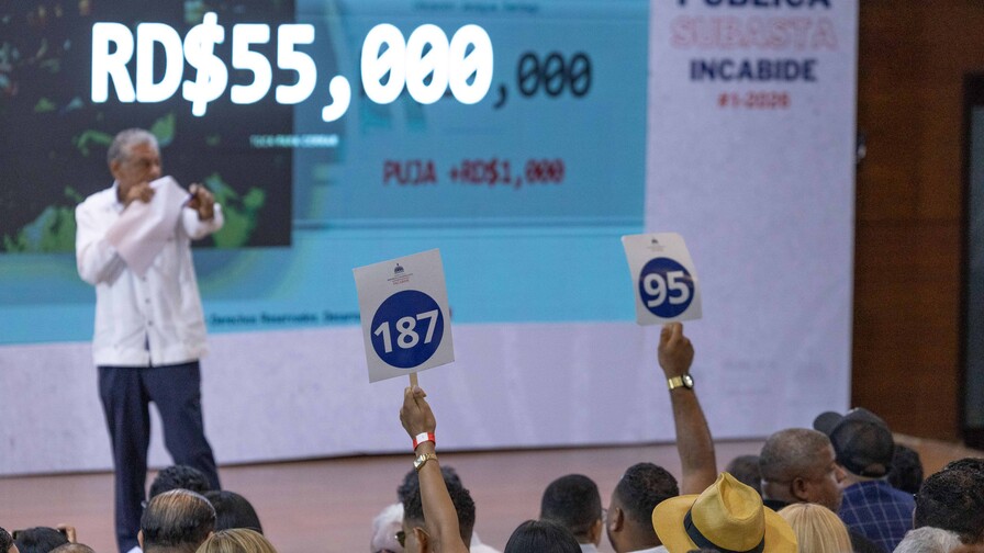 Con pujas desde RD$20,000 subastar&aacute;n veh&iacute;culos, autobuses y equipos del Estado