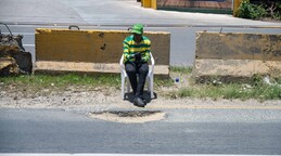 Hoyo en carril izquierdo provoca riesgos en avenida Charles de Gaulle