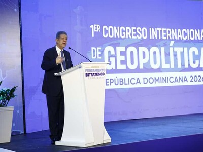 Leonel Fernández afirma que la política exterior de RD debe priorizar