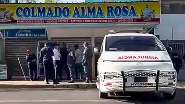 Mujer acude a fiscalía a denunciar expareja, quien la persigue y mata