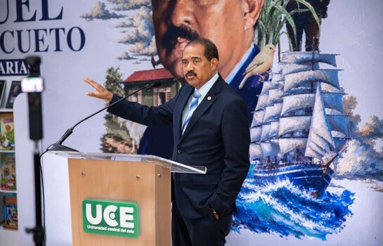 UCE presenta 29 obras literarias de Miguel Phipps Cueto en San Pedro de Macor&iacute;s