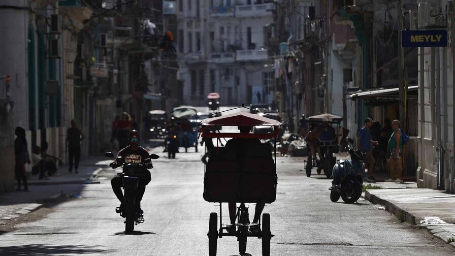 Cuba marca un nuevo récord de apagones: un 70 % del país a la vez sin corriente Cuba marca un nuevo récord de apagones: un 70 % del país a la vez sin corriente