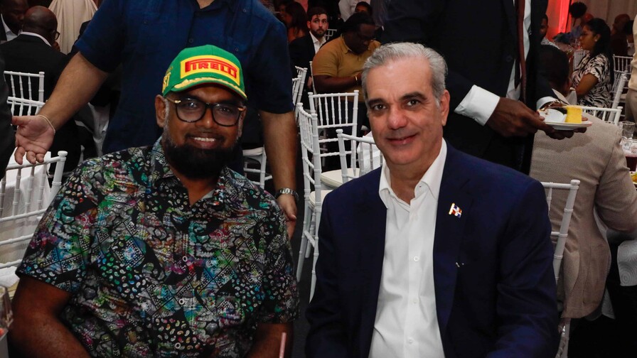 El presidente Luis Abinader llega a Guyana y se reunirá con Mohamed Irfaan Ali El presidente Luis Abinader llega a Guyana y se reunirá con Mohamed Irfaan Ali