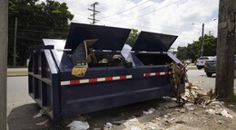 Ayuntamiento de Santo Domingo Norte instala 150 contenedores para basura; est&aacute;n a la espera 200 m&aacute;s