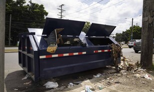 Ayuntamiento de Santo Domingo Norte instala 150 contenedores para basura; est&aacute;n a la espera 200 m&aacute;s