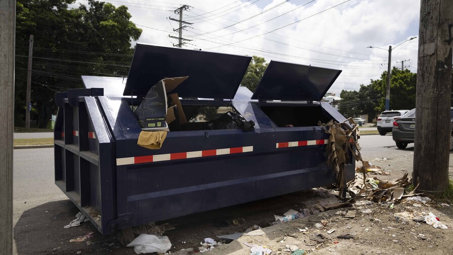 Ayuntamiento de Santo Domingo Norte instala 150 contenedores para basura; est&aacute;n a la espera 200 m&aacute;s