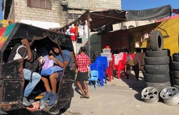 Bahamas deporta a más de 100 haitianos por incumplir las leyes migratorias del país
