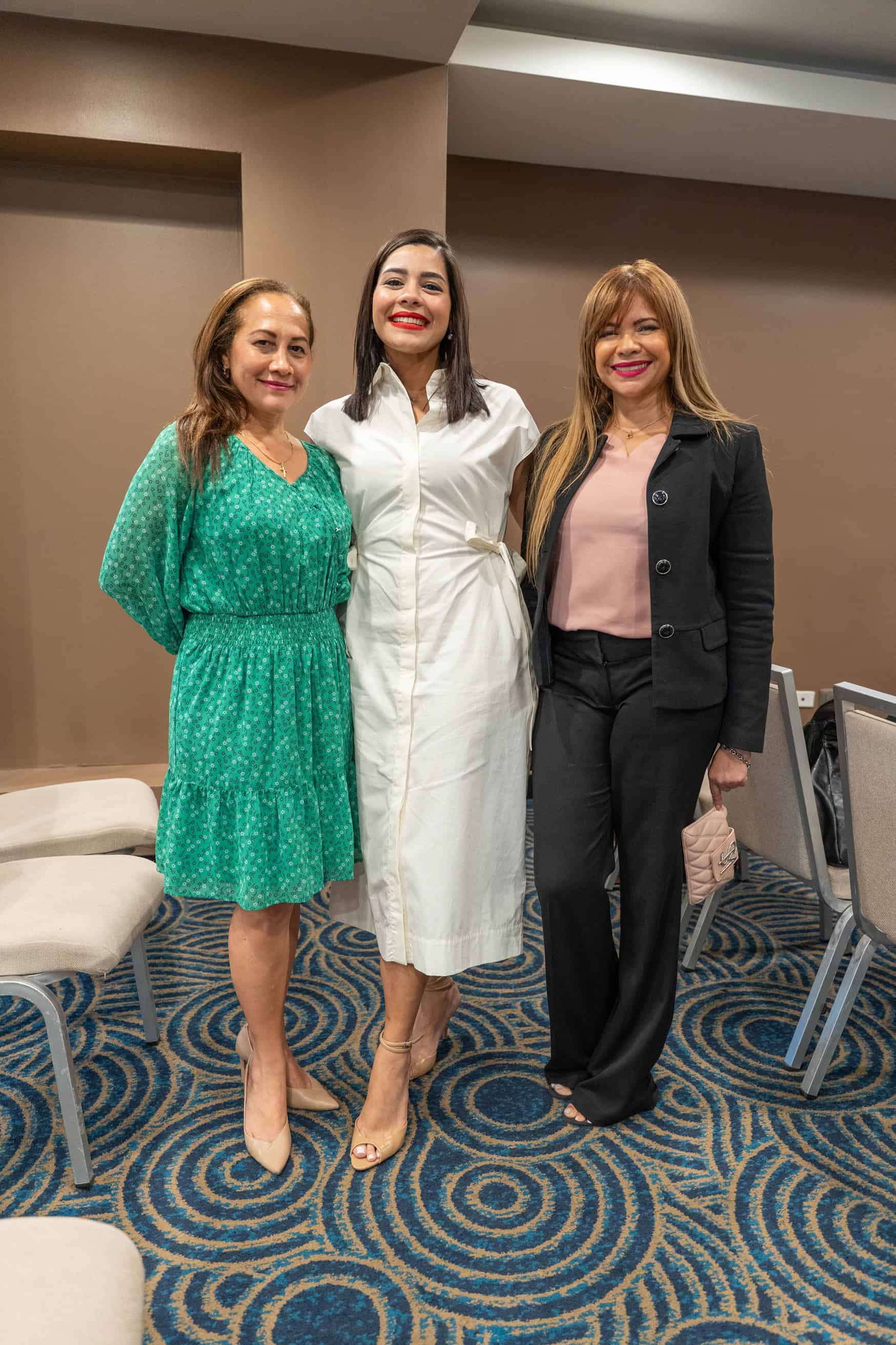 Rosa Veras, Natanyi Cabrera e Yngrid de la Rosa.