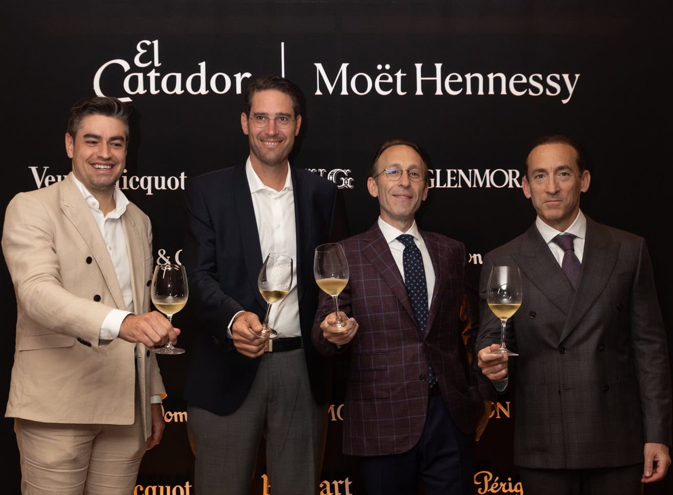 El Catador y Mo&euml;t Hennessy sellan alianza estrat&eacute;gica para liderar mercado de bebidas de lujo en RD