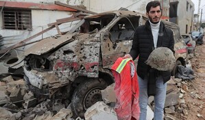 Israel mata a tres param&eacute;dicos y destruye un centro sanitario en el sur del L&iacute;bano