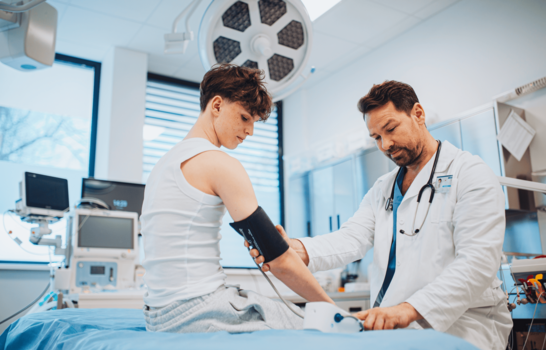 C&oacute;mo afecta la hipertensi&oacute;n arterial en la adolescencia
