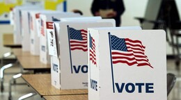 Un 38 % de votantes latinos est&aacute; indeciso y 52 % de ellos prev&eacute; da&ntilde;os econ&oacute;micos por Trump