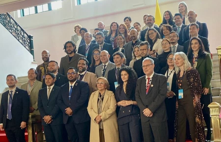 Delegaciones culturales de distintos pa&iacute;ses participaron en el Congreso Iberoamericano de Formaci&oacute;n Art&iacute;stica celebrado en Colombia, encuentro enfocado en fortalecer la educaci&oacute;n art&iacute;stica en la regi&oacute;n.