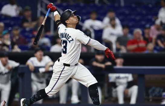 Heriberto Hern&aacute;ndez se une a la fiesta de los jonroneros dominicanos