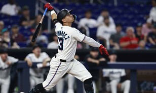 Heriberto Hern&aacute;ndez conecta su jonr&oacute;n 21 en causa perdida de Miami ante Washington