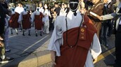 El primer monje robot de Corea del Sur desfila en Se&uacute;l para marcar el cumplea&ntilde;os de Buda