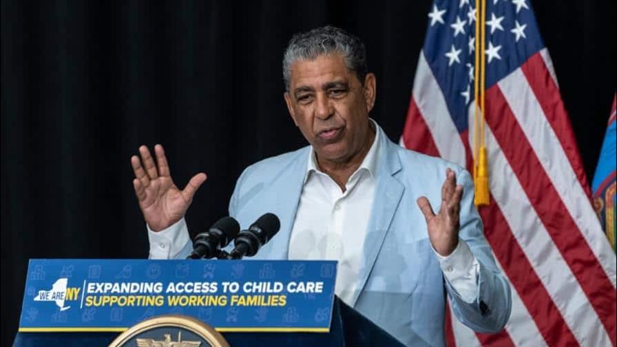 Espaillat respalda decisión que impide arrestos de ICE en cortes migratorias de Nueva York Espaillat respalda decisión que impide arrestos de ICE en cortes migratorias de Nueva York