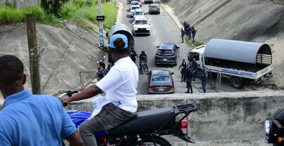 Polic&iacute;a dispersa manifestaci&oacute;n a favor de proyecto de reciclaje en La Cuaba