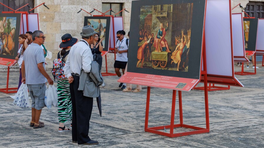 Donde el arte se encuentra con el paraíso, El Prado en las calles en Puntacana Village Donde el arte se encuentra con el paraíso, El Prado en las calles en Puntacana Village