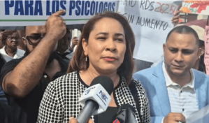 Personal de las Farmacias del Pueblo realiza paro y exige aumento salarial en Promese/Cal