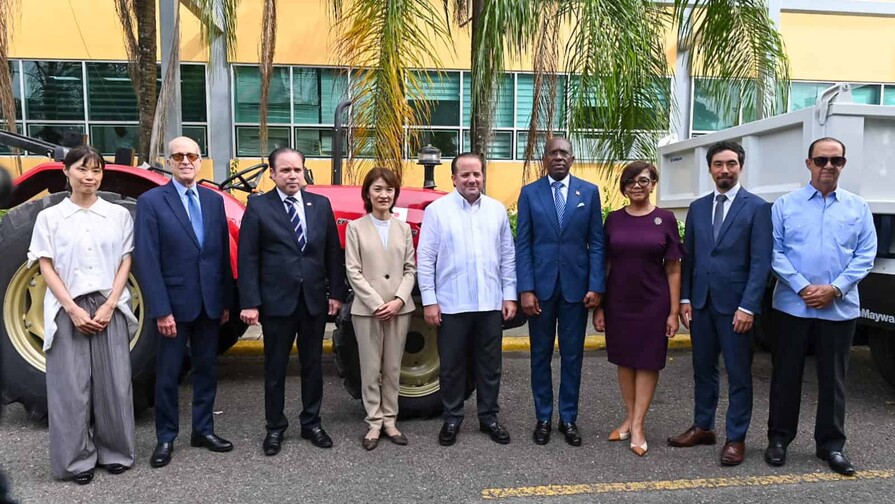Jap&oacute;n dona equipos para reforzar lucha contra el sargazo en Rep&uacute;blica Dominicana