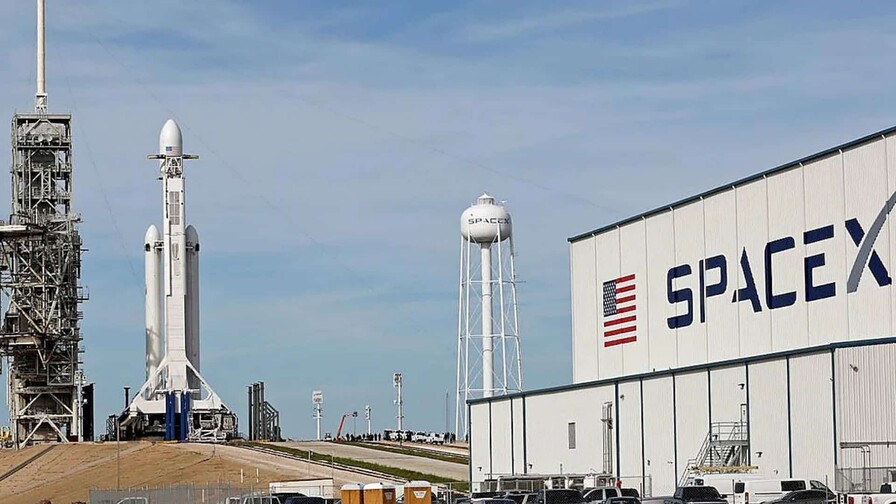 SpaceX supera a Amazon en valor de mercado tras dispararse un 13 % en bolsa SpaceX supera a Amazon en valor de mercado tras dispararse un 13 % en bolsa