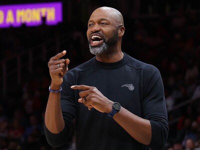 NBA: Pelicans contratan a Mosley después de despido por Orlando