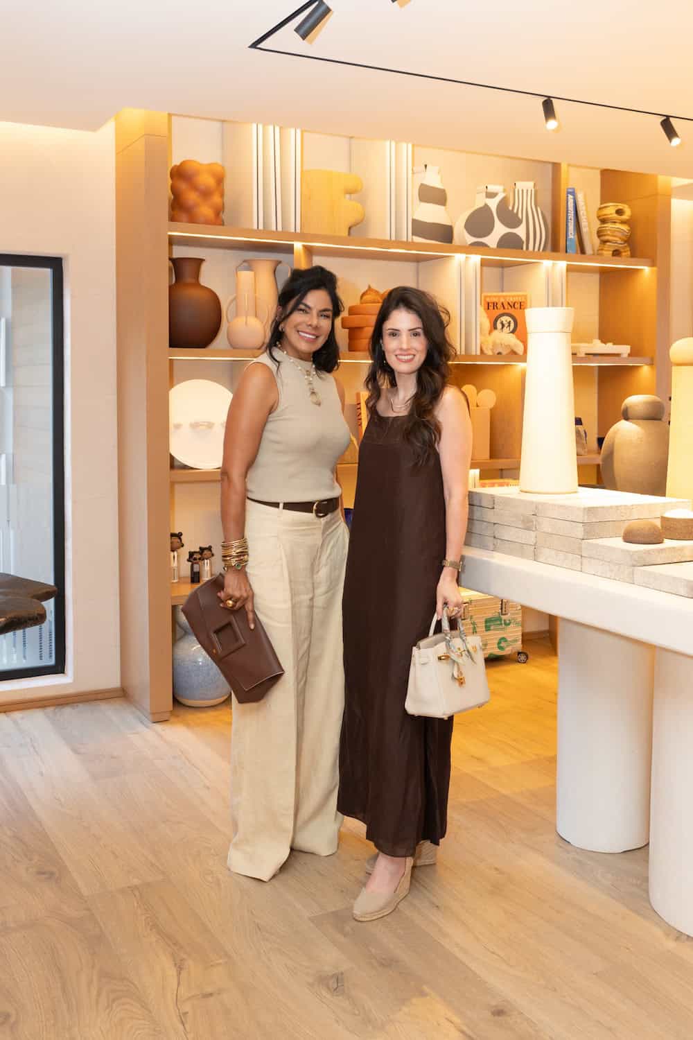 Xiomara Alc&aacute;ntara y Marcelle Lama.