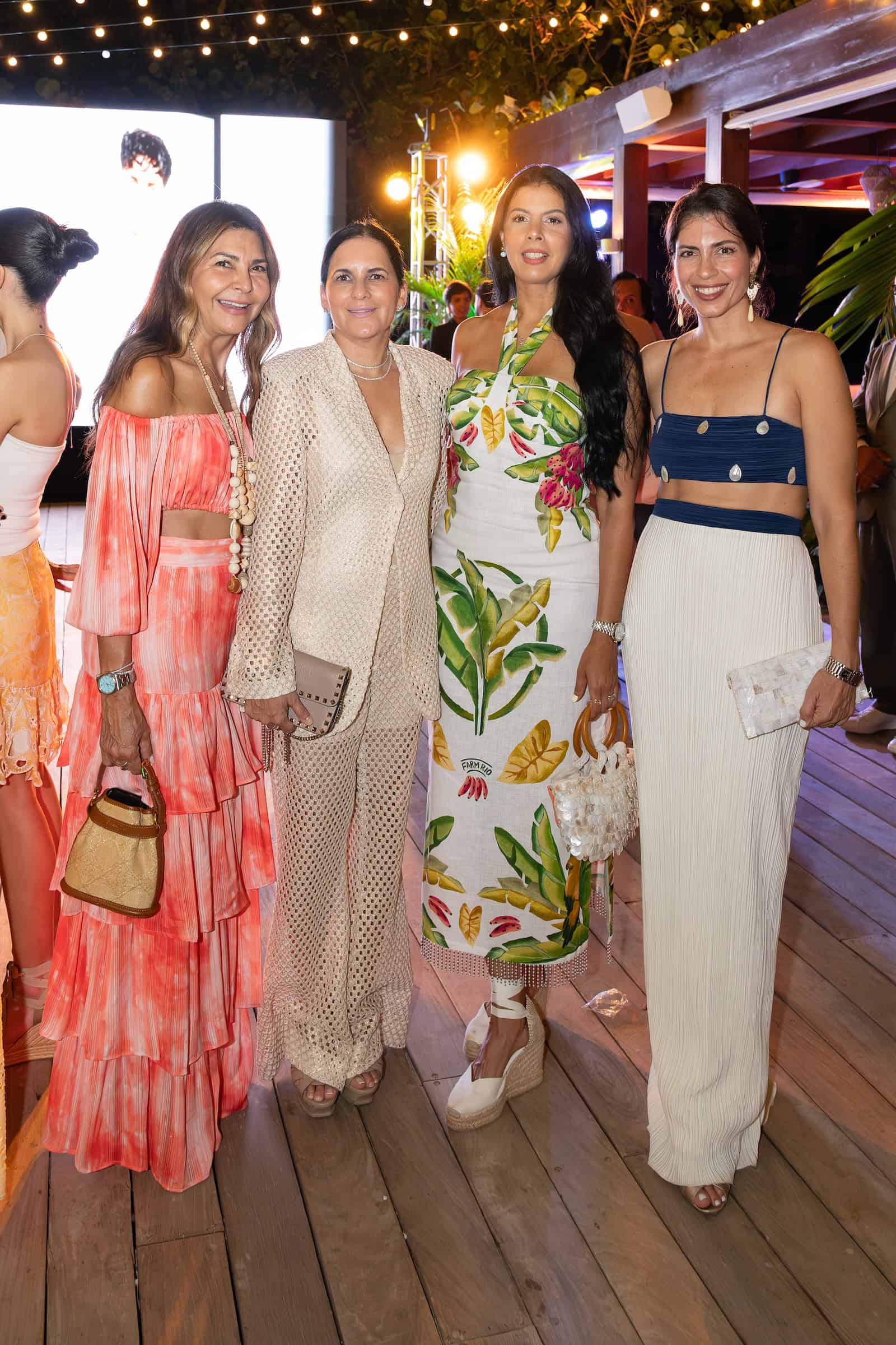 Yudelka Checo, Deyanira Pappaterra, Vielka de Man~a´n y Alice Caslini de Moriconi.