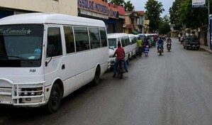 Transportistas del Este paralizan labores en reclamo por reparaci&oacute;n de carretera
