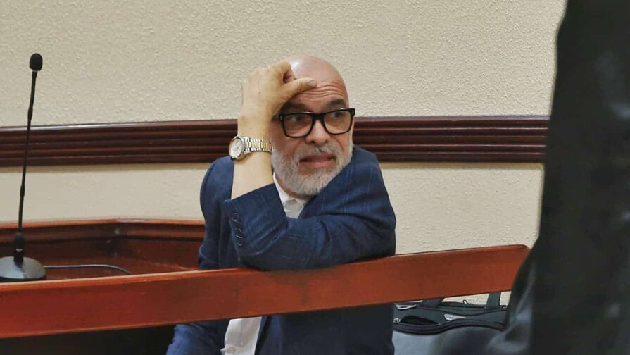 Condenan a &Aacute;ngel Mart&iacute;nez a tres meses de prisi&oacute;n suspendida por difamar a diputado