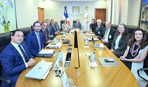 El BCRD explora cooperaci&oacute;n con oficina del Departamento del Tesoro de EE. UU.