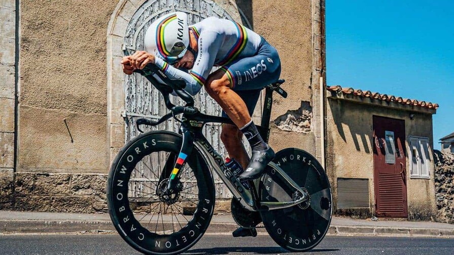 Filippo Ganna impone un récord de velocidad y arrasa en el Giro de Italia Filippo Ganna impone un récord de velocidad y arrasa en el Giro de Italia